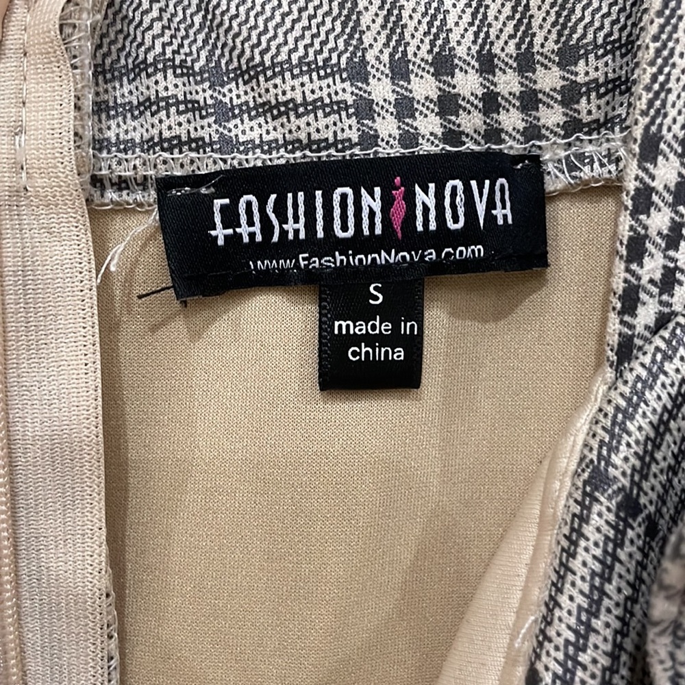 NWOT FASHION NOVA Dress 🤍 - Picture 5 of 7